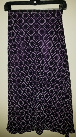 Skirt - Picture 1 of 2